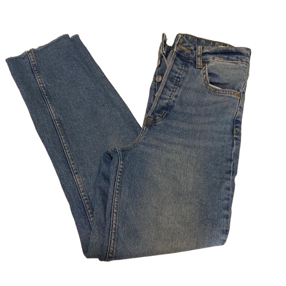 H&M Divided Curvy Fit Wide Ultra High Waist Jean - Picture 3 of 6